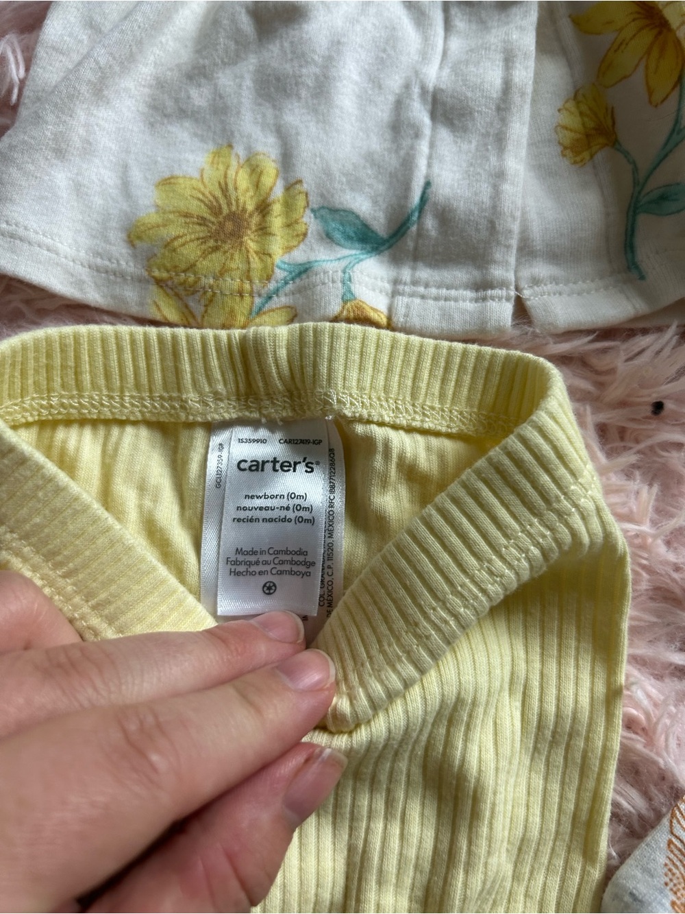 Newborn Carter's Outfit Bundle - Picture 5 of 14